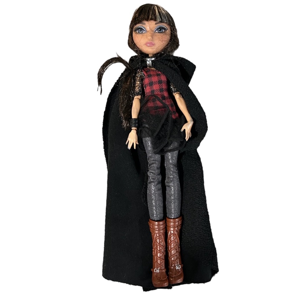 Cerise Hood Ever After High Fashion Doll